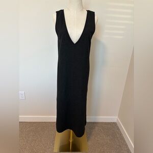 Uniqlo Black V-Neck Sleeveless Knit Dress